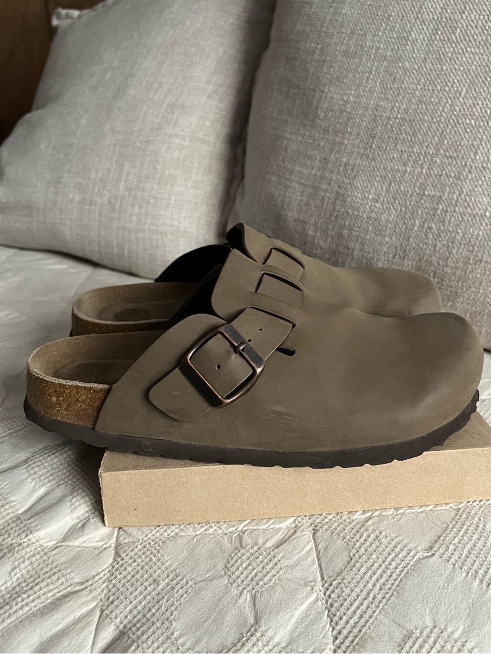 Cushionaire Clogs Size 6